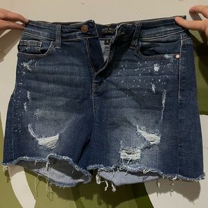 Judy blue shorts. Size large would fit 10-12